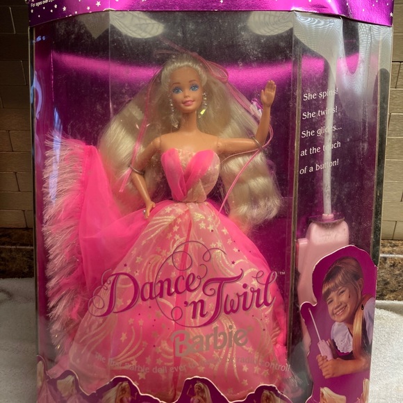 Dance N Twirl Barbie 1994